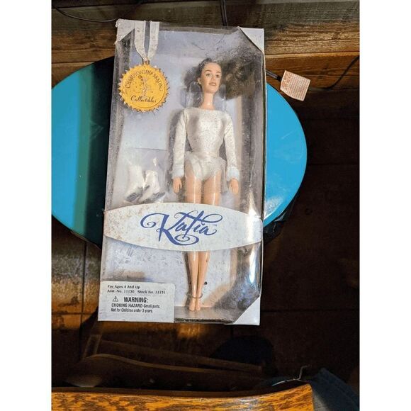 PLAYMATES CHAMPIONSHIP SKATING COLLECTIBLES - 1997 New Ekaterina ((Katia) Gordee - Picture 3 of 6